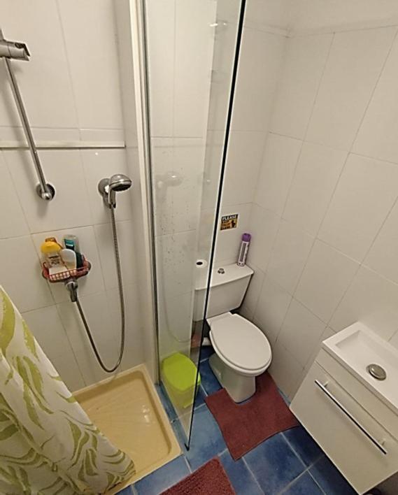 Private Room In Shared Apartment In The Center Of Niza Exterior foto